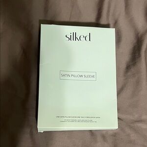Silked Satin Pillow Sleeve